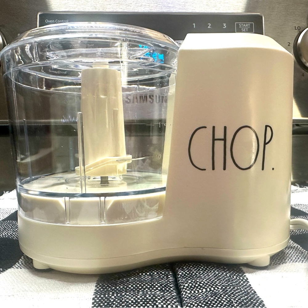 ❌SOLD❌ RAE DUNN CHOP (Electric)